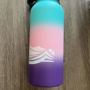 NEW Hydro Flask Purple Stainless Steel Bottle NWOT
